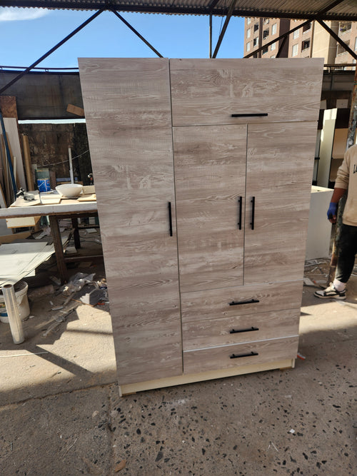 Closet Oslo 4 Puertas 3 Cajones
