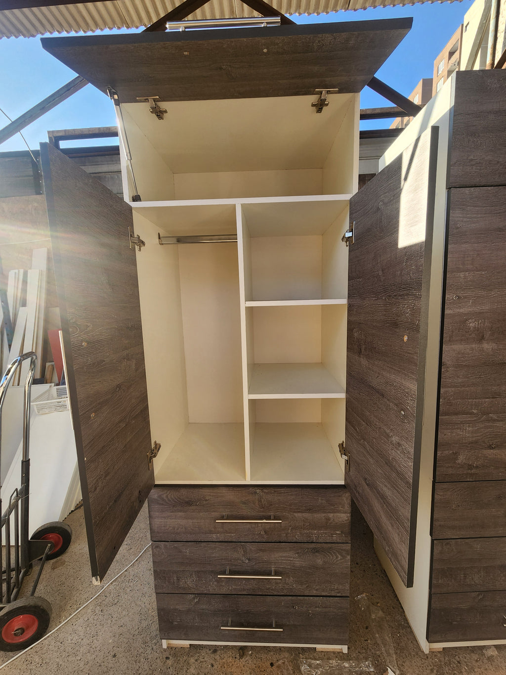 Closet Dali 3 Puertas 3 Cajones
